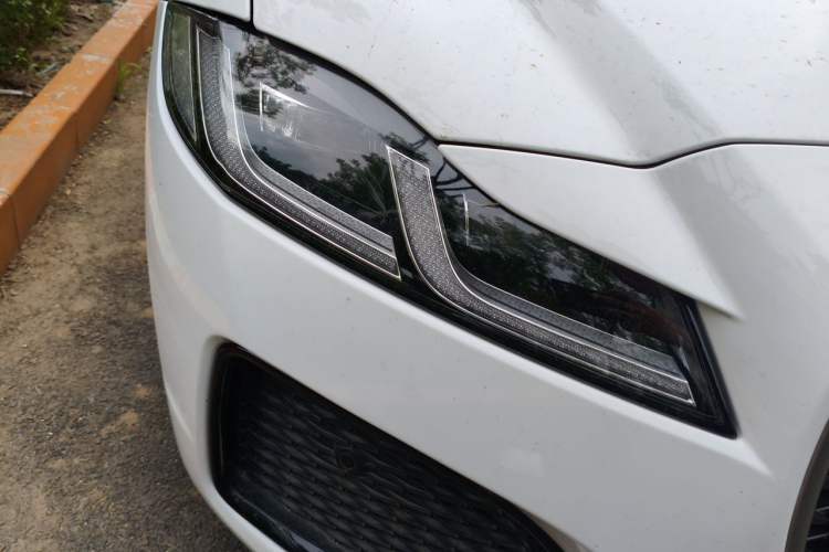 Used Jaguar XFL 2023 XFL 2.0T P250 Two-Wheel-Drive Elite Sport Edition Right Front Headlight