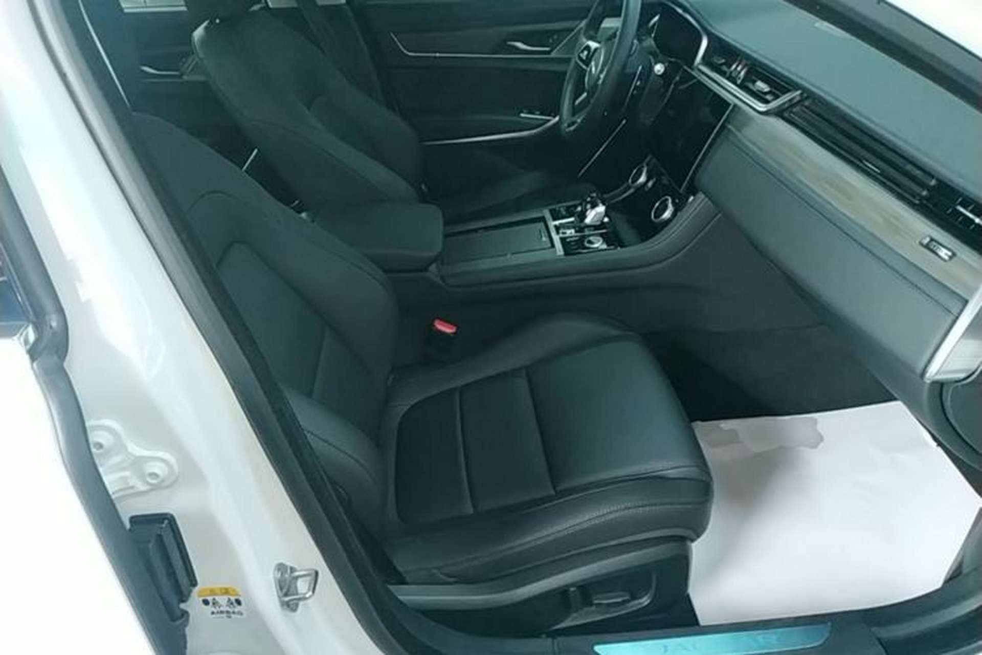 Used Jaguar XFL 2023 XFL 2.0T P200 Two-Wheel-Drive Elite Luxury Edition Right Front Seat