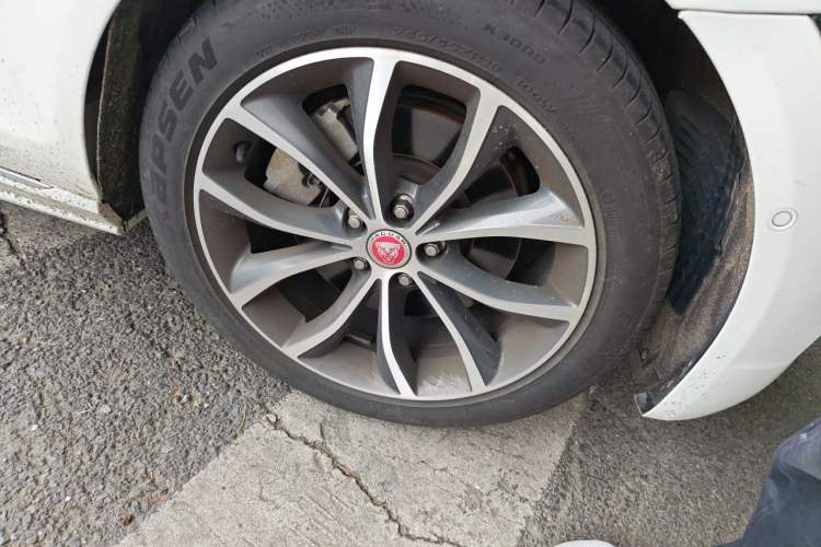 Used Jaguar XFL 2023 XFL 2.0T P250 Two-Wheel-Drive Elite Sport Edition Right Front Wheel Hub