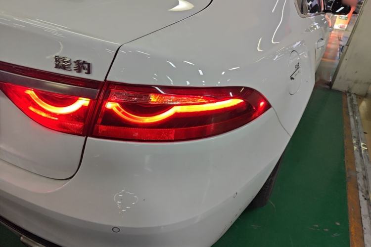 Used Jaguar XFL 2023 XFL 2.0T P250 Two-Wheel-Drive Elite Sport Edition Right Rear Taillight