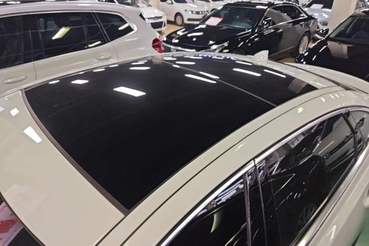 Used Jaguar XFL 2023 XFL 2.0T P250 Two-Wheel-Drive Elite Sport Edition Roof