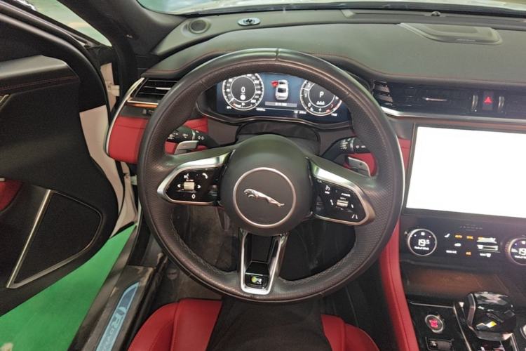 Used Jaguar XFL 2023 XFL 2.0T P250 Two-Wheel-Drive Elite Sport Edition Steering Wheel
