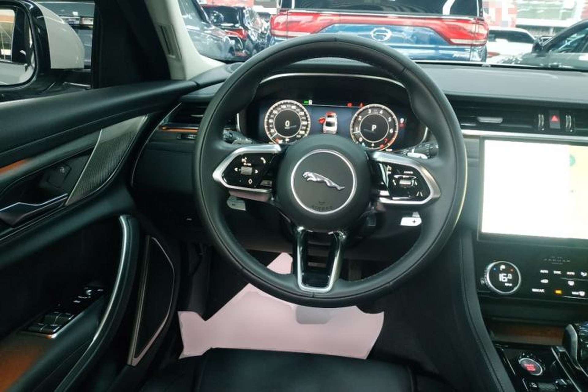 Used Jaguar XFL 2023 XFL 2.0T P200 Two-Wheel-Drive Elite Luxury Edition Steering Wheel