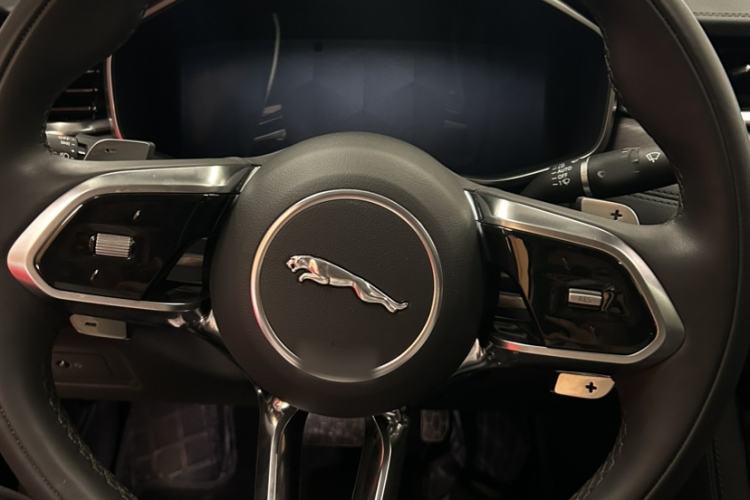 Used Jaguar XFL 2023 XFL 2.0T P200 Two-Wheel-Drive Elite Luxury Edition Steering Wheel