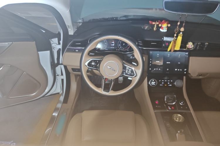 Used Jaguar XFL 2023 XFL 2.0T P250 Two-Wheel-Drive Luxury Deluxe Edition Steering Wheel