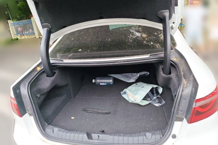 Used Jaguar XFL 2023 XFL 2.0T P250 Two-Wheel-Drive Elite Sport Edition Trunk