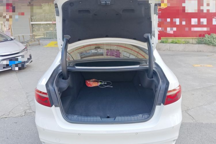 Used Jaguar XFL 2023 XFL 2.0T P200 Two-Wheel-Drive Elite Luxury Edition Trunk