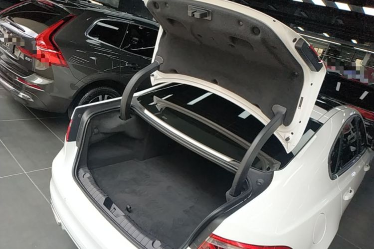 Used Jaguar XFL 2023 XFL 2.0T P200 Two-Wheel-Drive Elite Luxury Edition Trunk