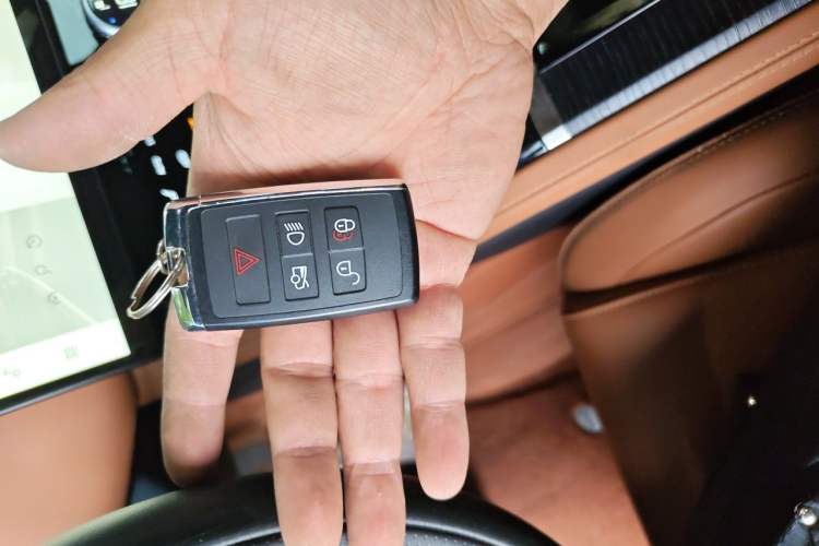 Used Jaguar XFL 2023 XFL 2.0T P250 Two-Wheel-Drive Elite Sport Edition Vehicle Key