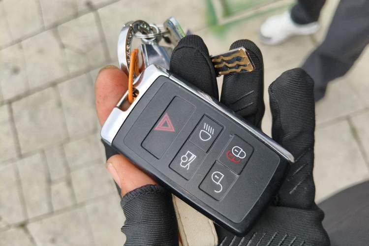 Used Jaguar XFL 2023 XFL 2.0T P250 Two-Wheel-Drive Elite Sport Edition Vehicle Key