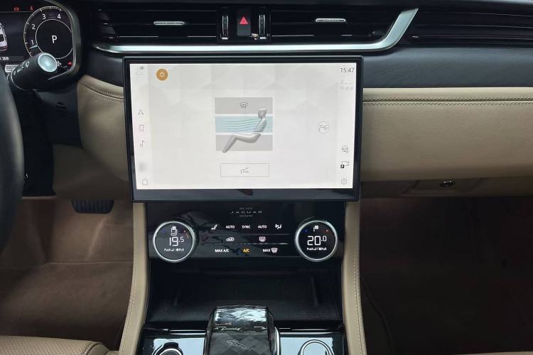 Used Jaguar XFL 2024 2.0T P250 Two-Wheel Drive Prestige Luxury Edition Audio And AC Panel