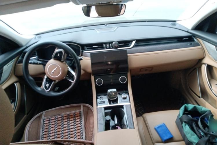 Used Jaguar XFL 2024 2.0T P250 Two-Wheel Drive Prestige Luxury Edition Center Console