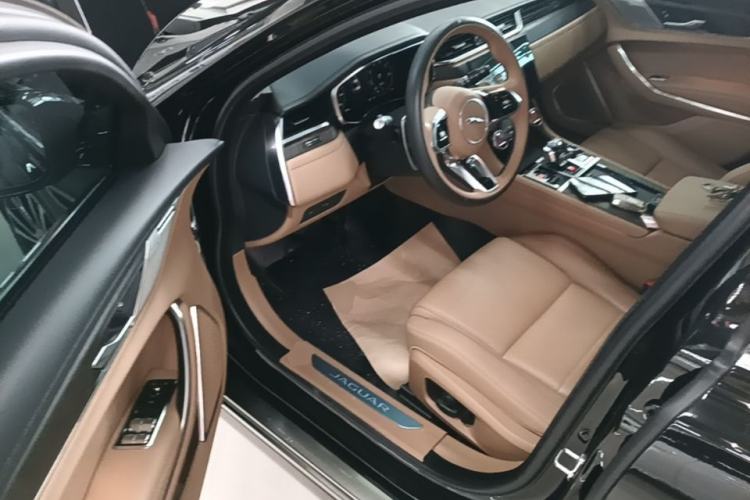 Used Jaguar XFL 2024 2.0T P250 Two-Wheel Drive Prestige Luxury Edition Driver Seat