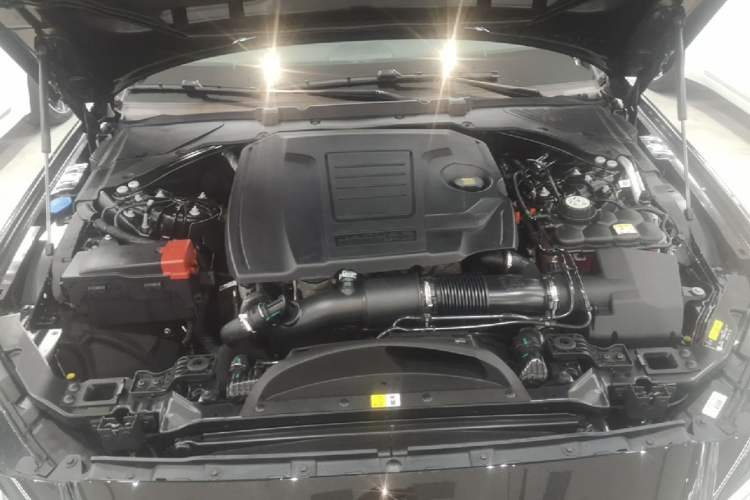 Used Jaguar XFL 2024 2.0T P250 Two-Wheel Drive Prestige Luxury Edition Engine Bay