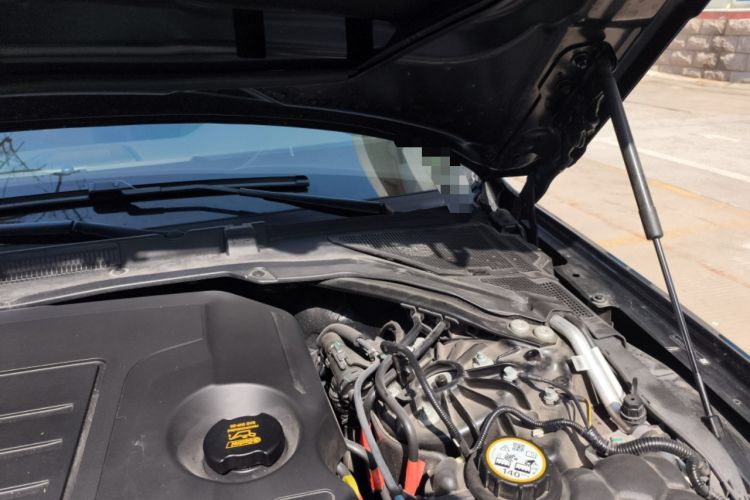 Used Jaguar XFL 2024 2.0T P250 Two-Wheel Drive Prestige Luxury Edition Engine Bay Left