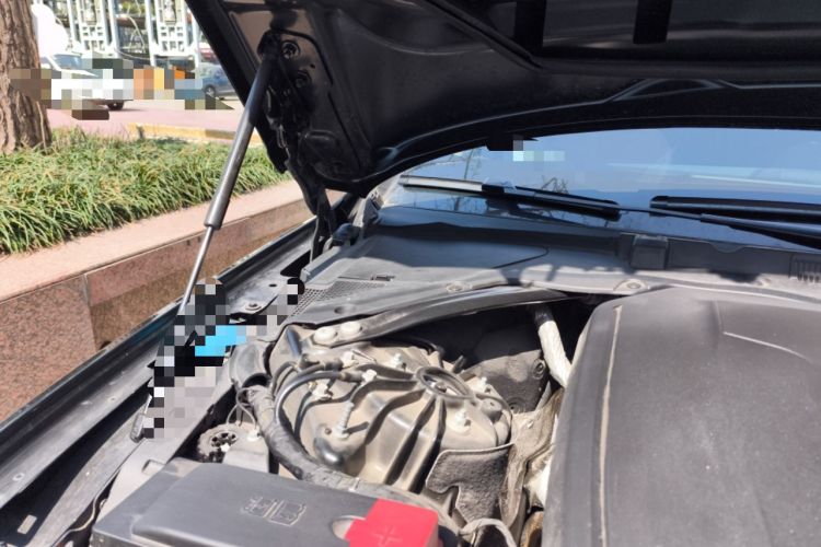 Used Jaguar XFL 2024 2.0T P250 Two-Wheel Drive Prestige Luxury Edition Engine Bay Right