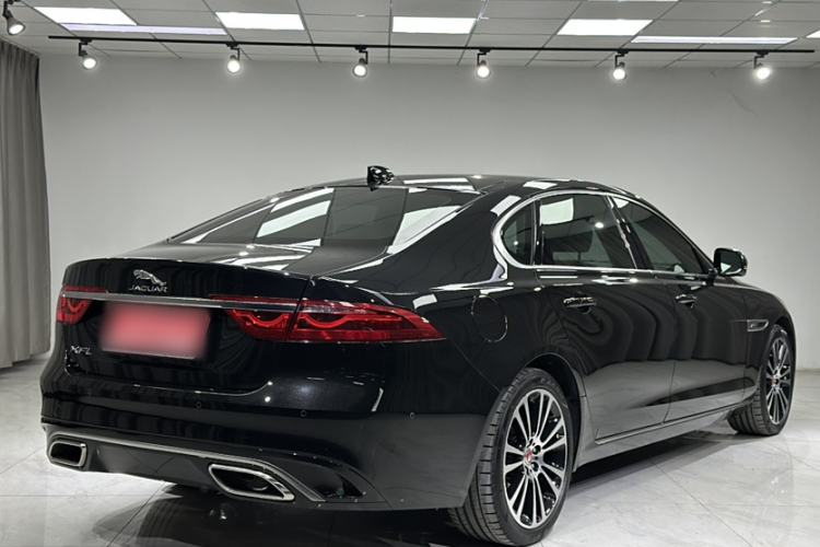 Used Jaguar XFL 2024 2.0T P250 Two-Wheel Drive Prestige Luxury Edition Exterior 2