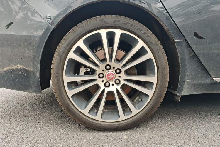 Used Jaguar XFL 2024 2.0T P250 Two-Wheel Drive Prestige Luxury Edition Exterior 4