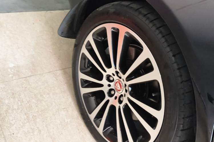 Used Jaguar XFL 2024 2.0T P250 Two-Wheel Drive Prestige Luxury Edition Exterior 5