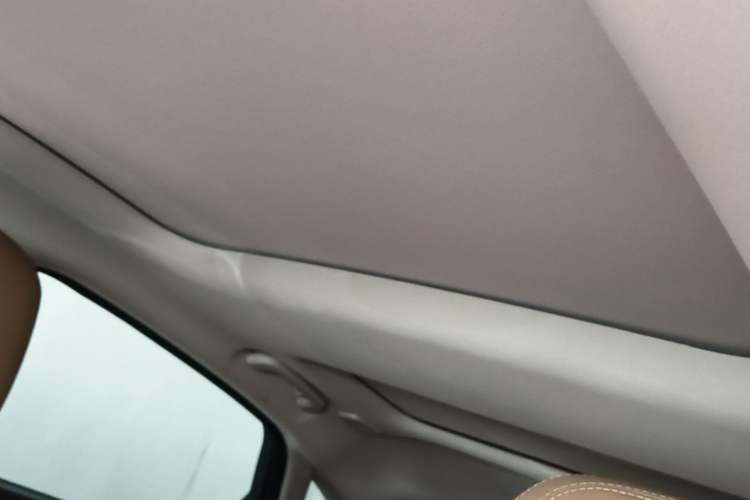 Used Jaguar XFL 2024 2.0T P250 Two-Wheel Drive Prestige Luxury Edition Headliner