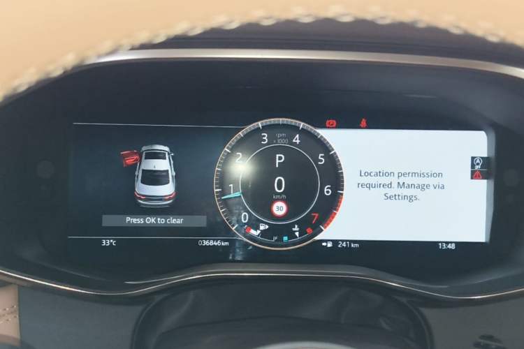 Used Jaguar XFL 2024 2.0T P250 Two-Wheel Drive Prestige Luxury Edition Instrument Cluster