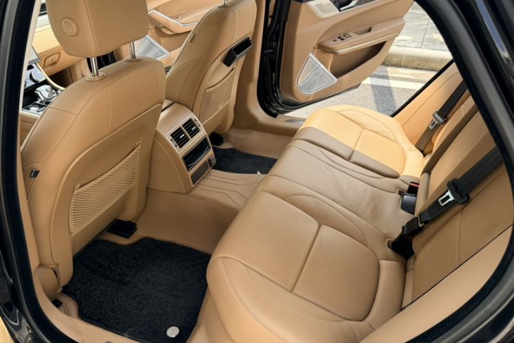 Used Jaguar XFL 2024 2.0T P250 Two-Wheel Drive Prestige Luxury Edition Interior 2