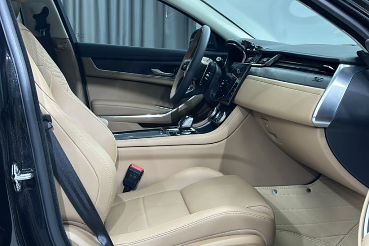 Used Jaguar XFL 2024 2.0T P250 Two-Wheel Drive Prestige Luxury Edition Interior 3