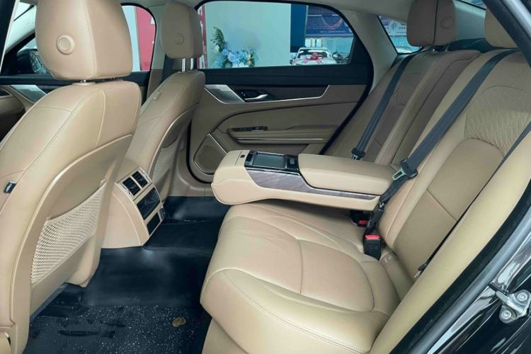 Used Jaguar XFL 2024 2.0T P250 Two-Wheel Drive Prestige Luxury Edition Interior 3