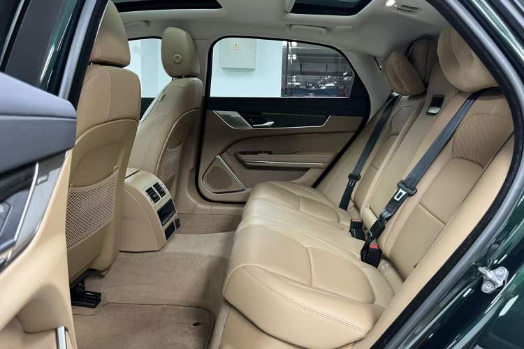 Used Jaguar XFL 2024 2.0T P250 Two-Wheel Drive Prestige Luxury Edition Interior 7