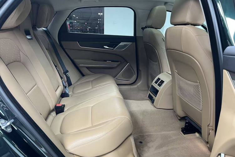 Used Jaguar XFL 2024 2.0T P250 Two-Wheel Drive Prestige Luxury Edition Interior 9