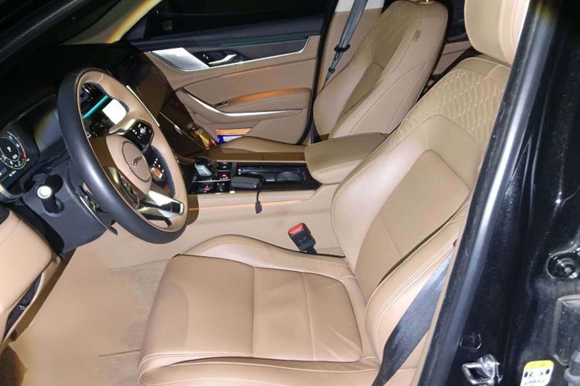 Used Jaguar XFL 2024 2.0T P250 Two-Wheel Drive Prestige Luxury Edition Left Front Seat