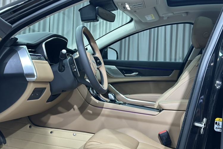 Used Jaguar XFL 2024 2.0T P250 Two-Wheel Drive Prestige Luxury Edition Left Front Seat