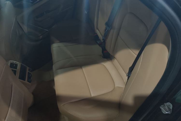 Used Jaguar XFL 2024 2.0T P250 Two-Wheel Drive Prestige Luxury Edition Left Rear Seat