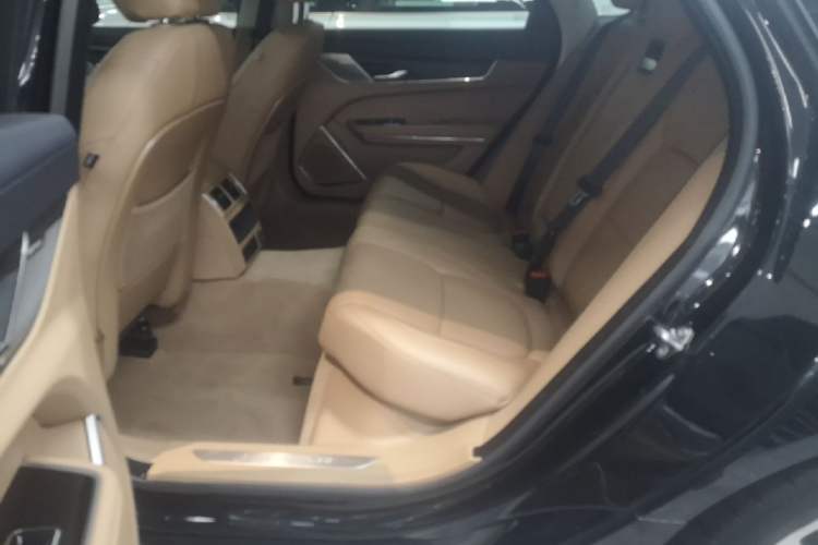 Used Jaguar XFL 2024 2.0T P250 Two-Wheel Drive Prestige Luxury Edition Left Rear Seat