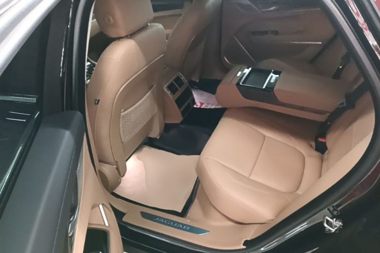Used Jaguar XFL 2024 2.0T P250 Two-Wheel Drive Prestige Luxury Edition Left Rear Seat