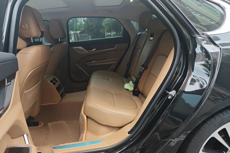 Used Jaguar XFL 2024 2.0T P250 Two-Wheel Drive Prestige Luxury Edition Left Rear Seat