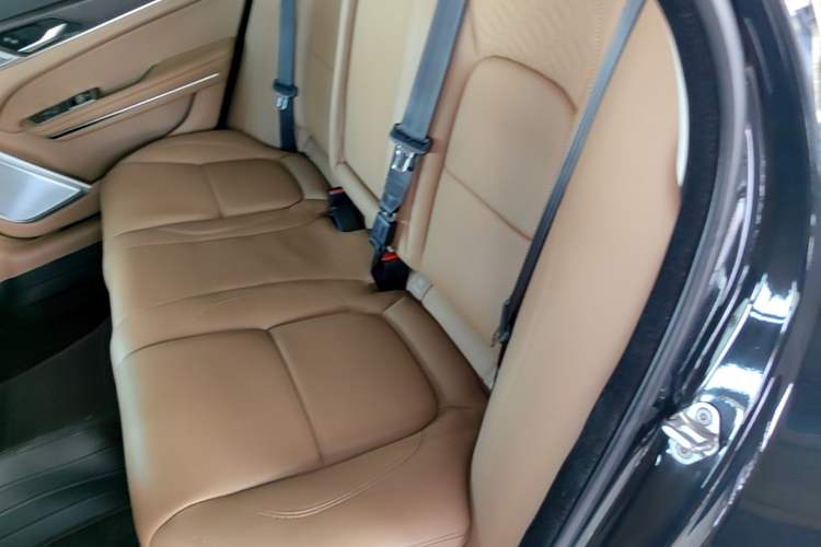 Used Jaguar XFL 2024 2.0T P250 Two-Wheel Drive Prestige Luxury Edition Left Rear Seat