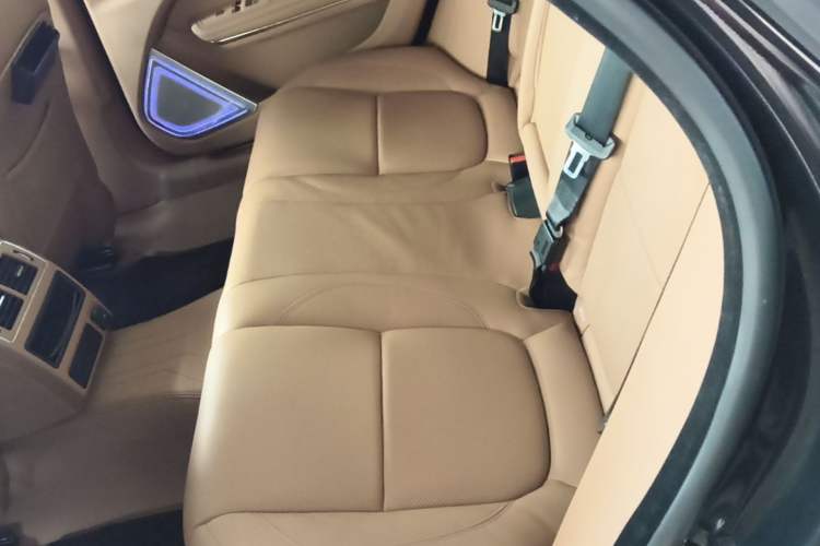 Used Jaguar XFL 2024 2.0T P250 Two-Wheel Drive Prestige Luxury Edition Left Rear Seat