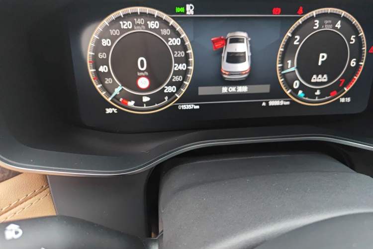 Used Jaguar XFL 2024 2.0T P250 Two-Wheel Drive Prestige Luxury Edition Odometer Close Up