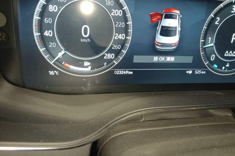 Used Jaguar XFL 2024 2.0T P250 Two-Wheel Drive Prestige Luxury Edition Odometer Close Up
