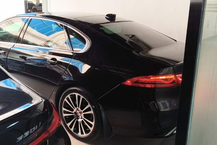 Used Jaguar XFL 2024 2.0T P250 Two-Wheel Drive Prestige Luxury Edition Rear Left 45 Deg