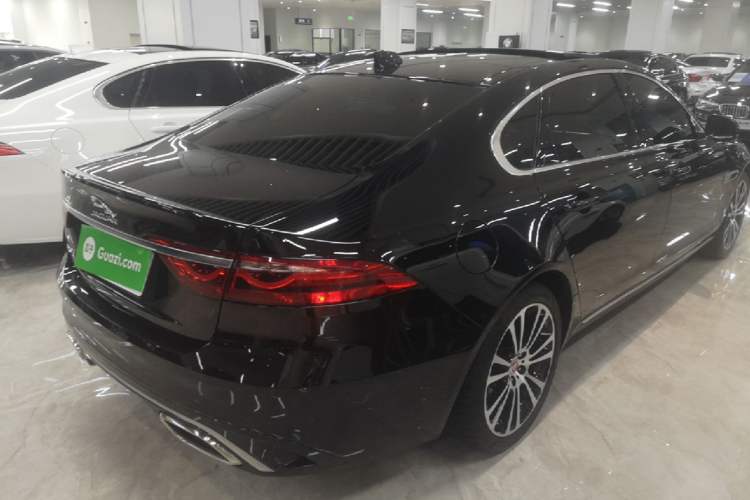 Used Jaguar XFL 2024 2.0T P250 Two-Wheel Drive Prestige Luxury Edition Rear Right 45 Deg