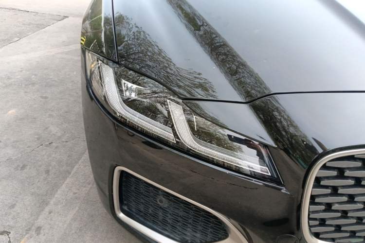 Used Jaguar XFL 2024 2.0T P250 Two-Wheel Drive Prestige Luxury Edition Right Front Headlight