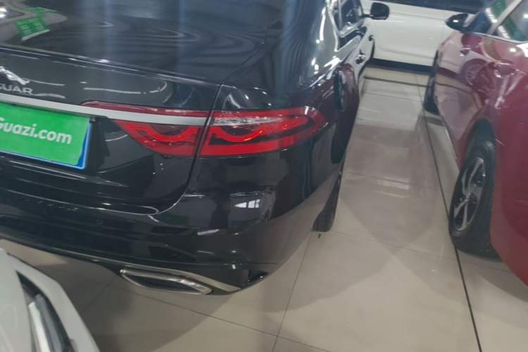 Used Jaguar XFL 2024 2.0T P250 Two-Wheel Drive Prestige Luxury Edition Right Rear Taillight