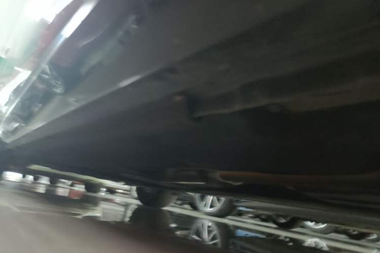 Used Jaguar XFL 2024 2.0T P250 Two-Wheel Drive Prestige Luxury Edition Right Side Sill