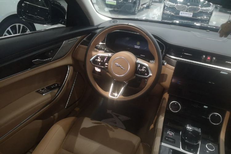 Used Jaguar XFL 2024 2.0T P250 Two-Wheel Drive Prestige Luxury Edition Steering Wheel