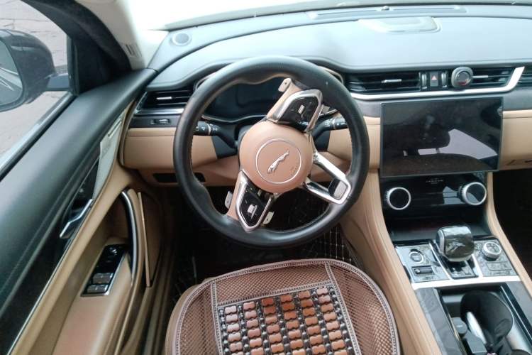 Used Jaguar XFL 2024 2.0T P250 Two-Wheel Drive Prestige Luxury Edition Steering Wheel
