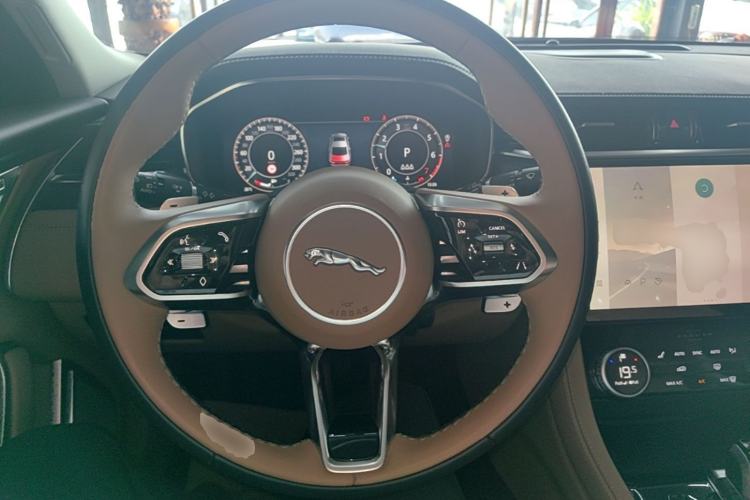 Used Jaguar XFL 2024 2.0T P250 Two-Wheel Drive Prestige Luxury Edition Steering Wheel