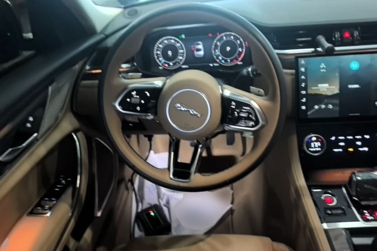 Used Jaguar XFL 2024 2.0T P250 Two-Wheel Drive Prestige Luxury Edition Steering Wheel