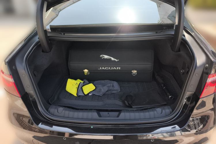 Used Jaguar XFL 2024 2.0T P250 Two-Wheel Drive Prestige Luxury Edition Trunk